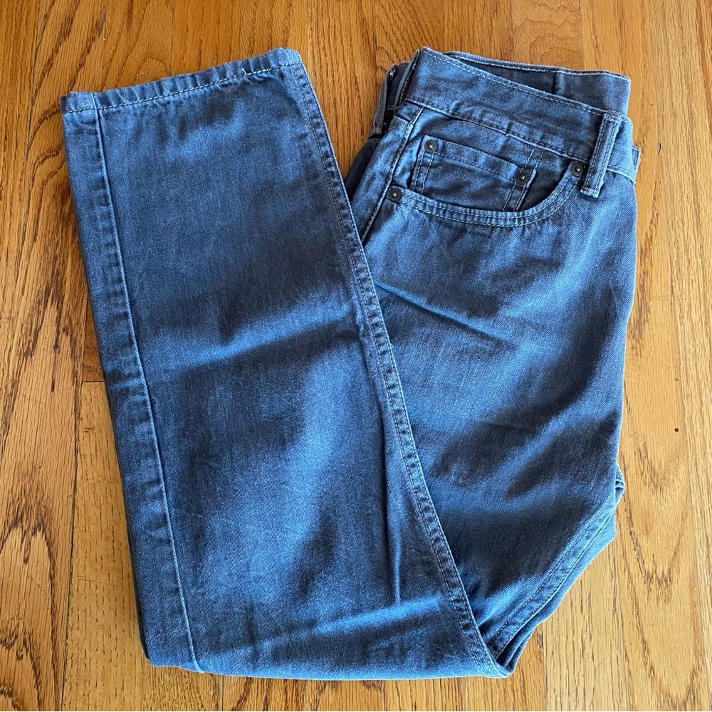 dark grey straight leg levi jeans